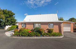 1/34 Waipuia Place, Greenhithe