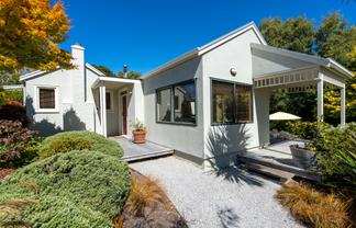 33 Dame Street, Waikouaiti