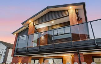 2/716 Massey Road, Mangere