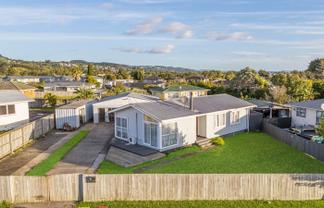 24 President Avenue, Papakura