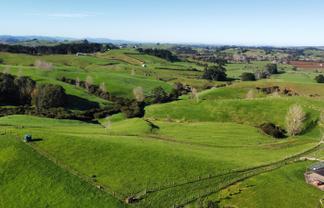 Grazing block with facilities