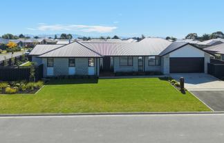 1 Cedric Place, DARFIELD