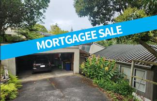 220 Golf Road, Titirangi