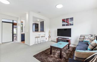 42/2 Armoy Drive, East Tamaki