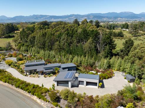 103 Redvale Road, Redwood Valley
