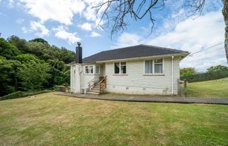 12 Ngahue Crescent, Elsdon