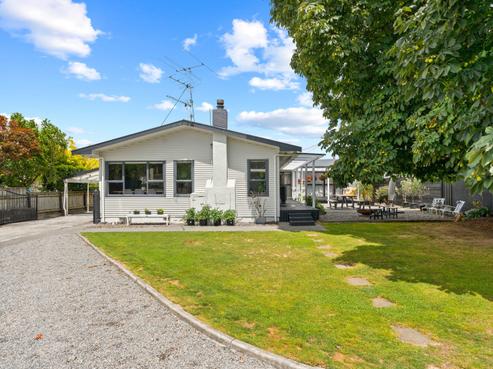 1 Mahupuku Street, Greytown