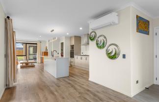 21 Wilkin Road, Ravenswood