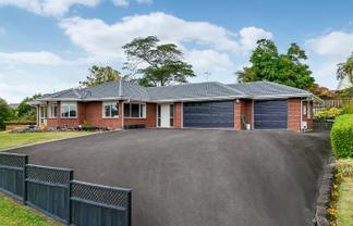 9 Aloma Way, Glenview