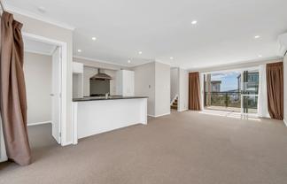 6 Panakenake Way, Flat Bush