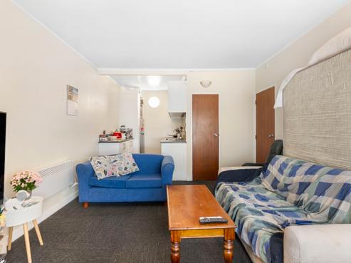 42/70 Hobson Street, Thorndon