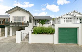 29 Palm Avenue, Lyall Bay