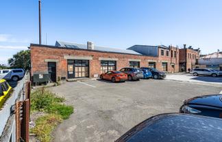 Size matters in Tay St