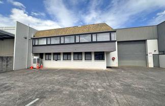 TIDY AIRPORT UNIT AND YARD
