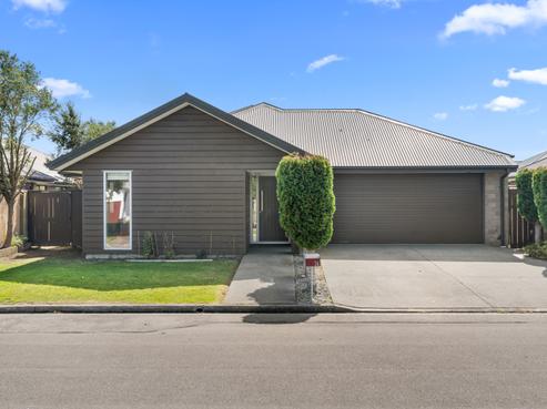 36 Little Oaks Drive, Yaldhurst