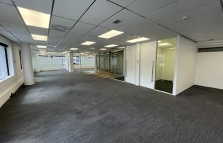 FULL FLOOR ON BROADWAY