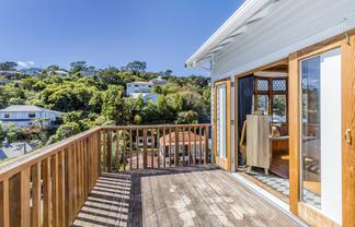 6 Tiketike Way, Brooklyn