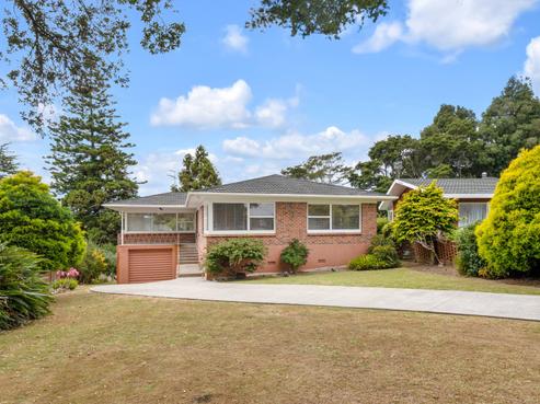 96 Lawrence Crescent, Hillpark