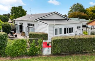 16 Flynn Road, Hillcrest