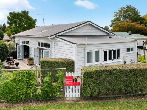 16 Flynn Road, Hillcrest