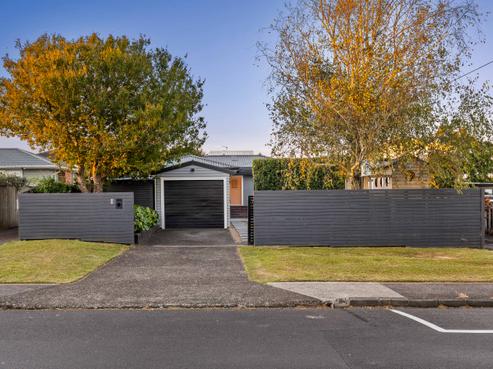 8 Waipani Road, Te Atatu Peninsula