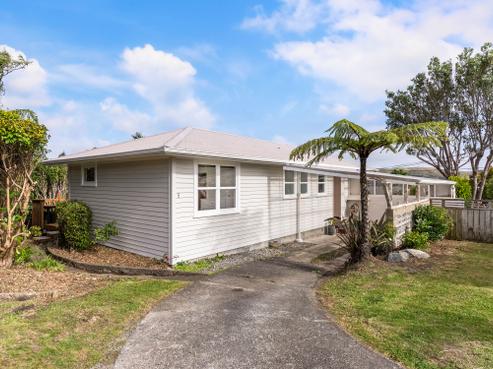 5 Pauline Way, Paparangi