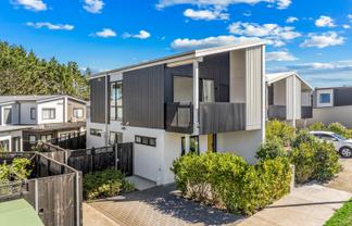 7 Awamarino Way, Westgate