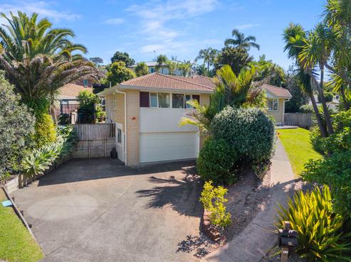 15 Ambassador Glade, Orewa