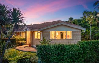 15 Ambassador Glade, Orewa