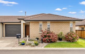 16 Havenbrook Way, Pyes Pa