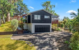 3 Tawhana Crescent, Red Beach