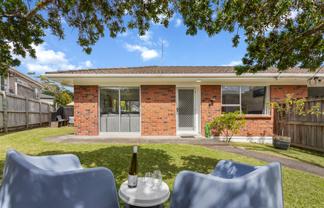 1/61 McClintock Road, Massey