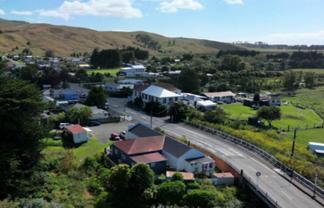 8 Jones Street, Porangahau