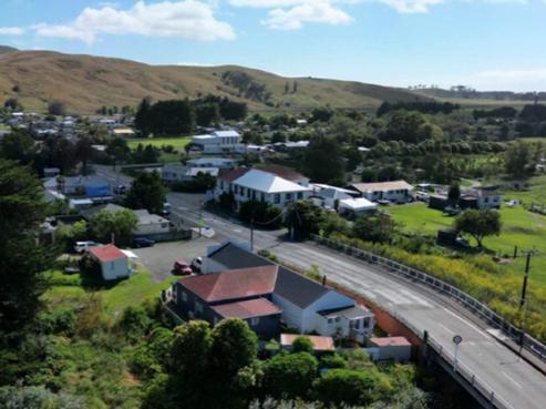 8 Jones Street, Porangahau