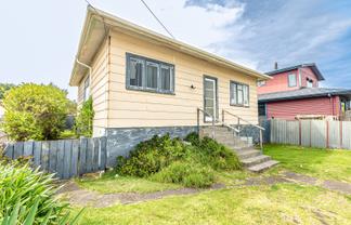 16 Aotea Street, Castlecliff