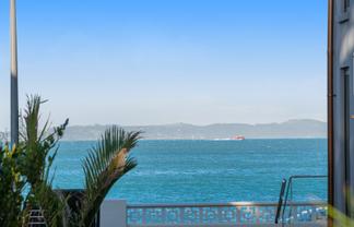 18b The Esplanade, Eastern Beach