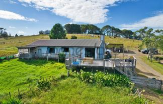 136 Chamberlain Road, Massey