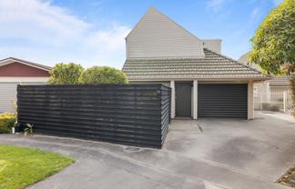 15A St Winifreds Place, Bryndwr