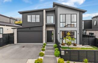8 Kumukumu Road, Long Bay