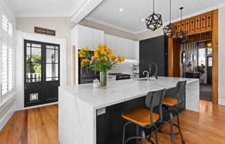 10 Cobden Road, Bluff Hill