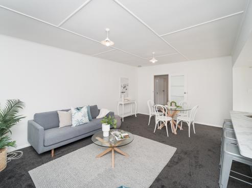 318 Botanical Road, West End