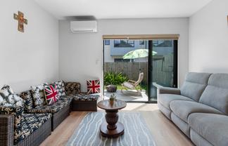 8/28 Smythe Road, Henderson