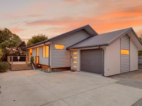 2/110 Hills Road, Edgeware
