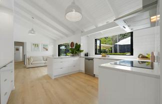 12 Pounamu Avenue, Greenhithe