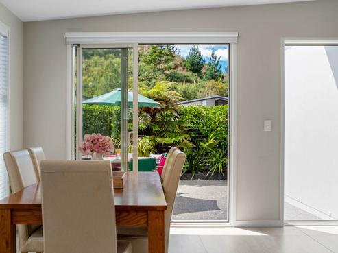 25 Saint Pauls Drive, Brookfield