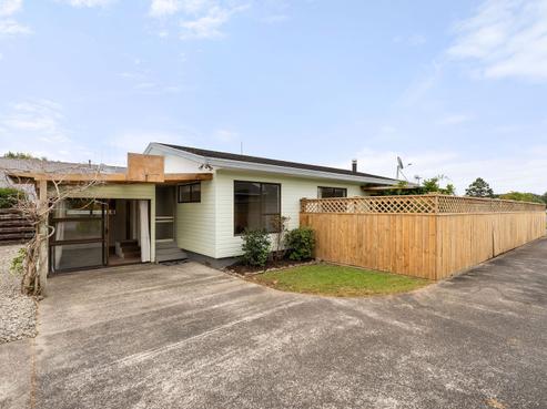 11 Sandstrom Grove, Feilding
