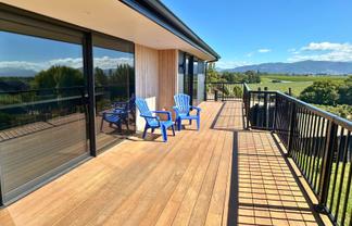 6 Lake View Place, Fairhall