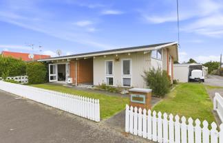 556 Queen Street East, Levin