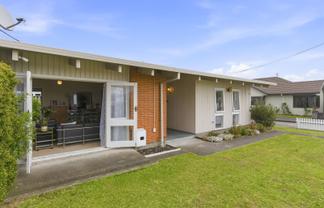 556 Queen Street East, Levin