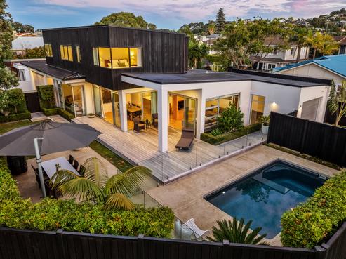 52 Walton Street, Red Beach
